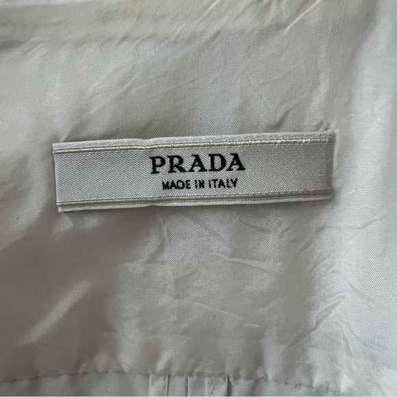 ⭐️ Prada Trench Coat - Picture 2 of 12